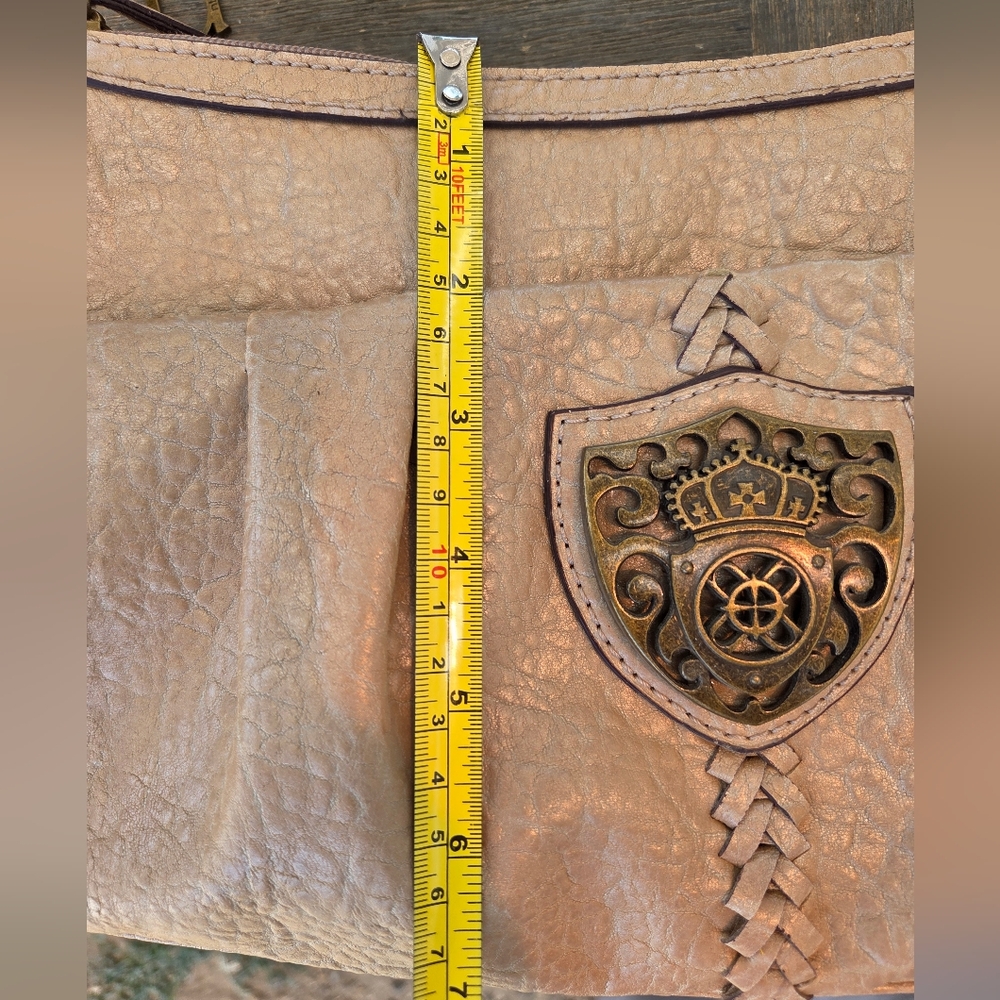 Nicole Miller Beige Y2K Shoulder Bag with Bag Charm and Emblem - Picture 12 of 15